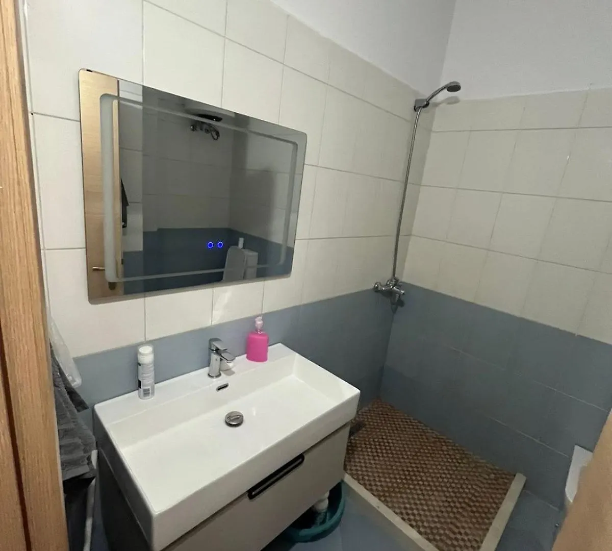Apartment טיראנה